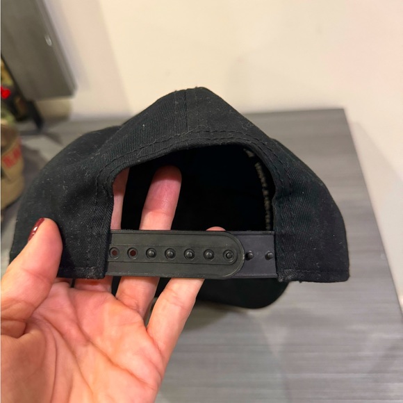 Versace Jeans Couture
Versace Jeans Couture Mid Visor Embroidered Cap - Picture 3 of 4